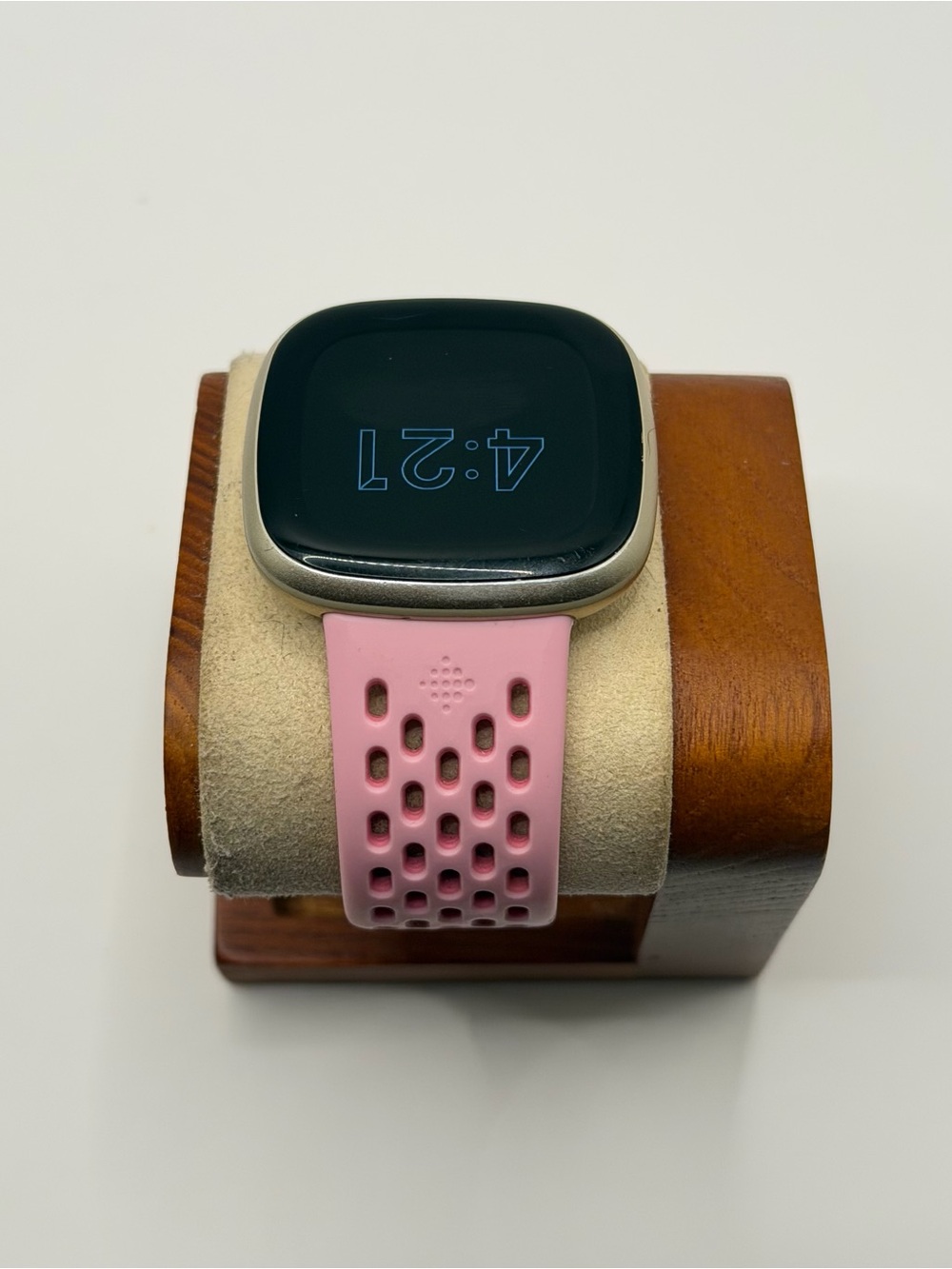 Fitbit Versa 3, Tested, Charger Included, Gold Casing, New Band - Picture 3 of 6